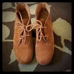White mountain suede chestnut Booties